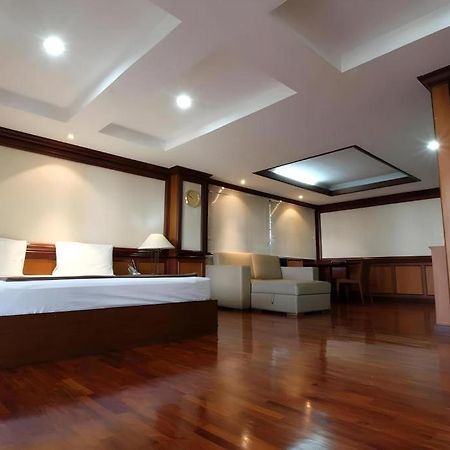 Alameda Suites Hotel Бангкок Екстер'єр фото
