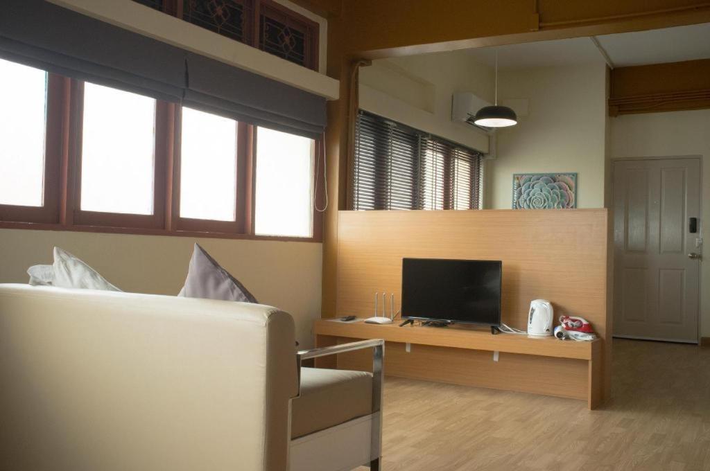 Alameda Suites Hotel Бангкок Екстер'єр фото
