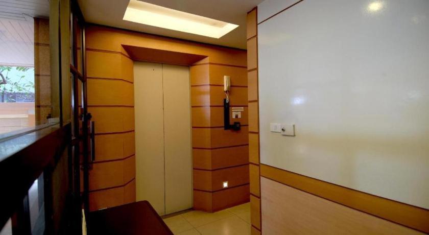 Alameda Suites Hotel Бангкок Екстер'єр фото