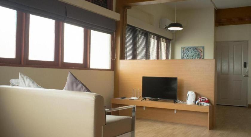 Alameda Suites Hotel Бангкок Екстер'єр фото
