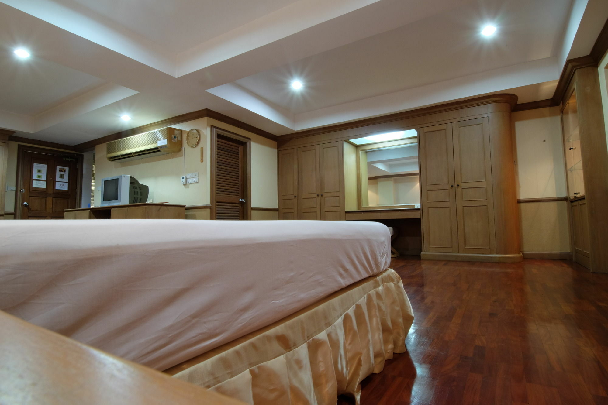 Alameda Suites Hotel Бангкок Екстер'єр фото
